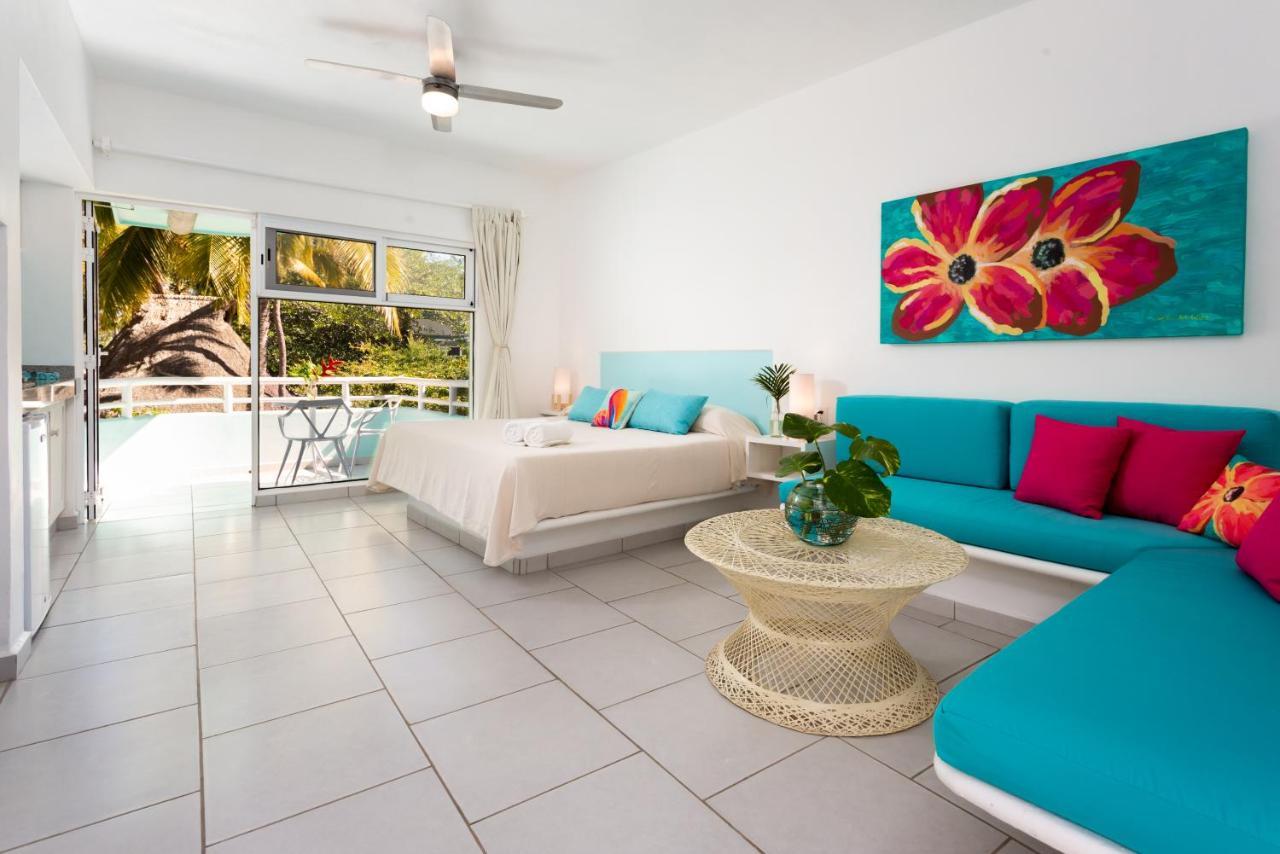 Azulpitaya Beach Front Hotel In ซายูลิตา ภายนอก รูปภาพ